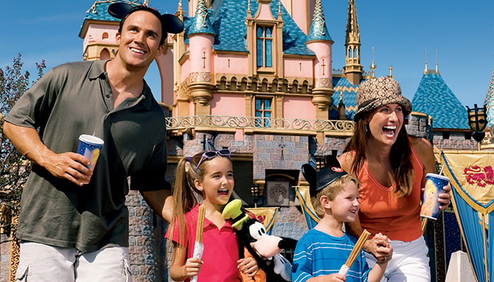 Disneyland-family-vacation
